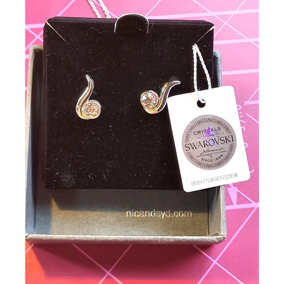 Swarovski Elegant Matching Earrings Necklace Boxed Gift Set Nic and Sid Timeless - Picture 11 of 11